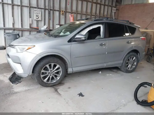 2T3DFREV0HW599238 2017 TOYOTA RAV 4 - Image 2