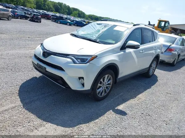 2T3DFREV0HW673810 2017 TOYOTA RAV 4 - Image 2