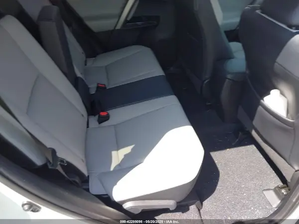 2T3DFREV0HW673810 2017 TOYOTA RAV 4 - Image 8