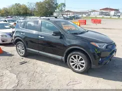 2T3DFREV0JW711641 2018 TOYOTA RAV 4