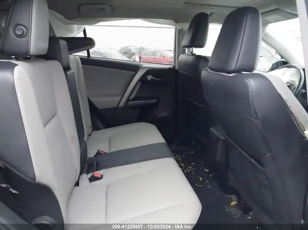 2T3DFREV1HW558388 2017 TOYOTA RAV 4 - Image 8