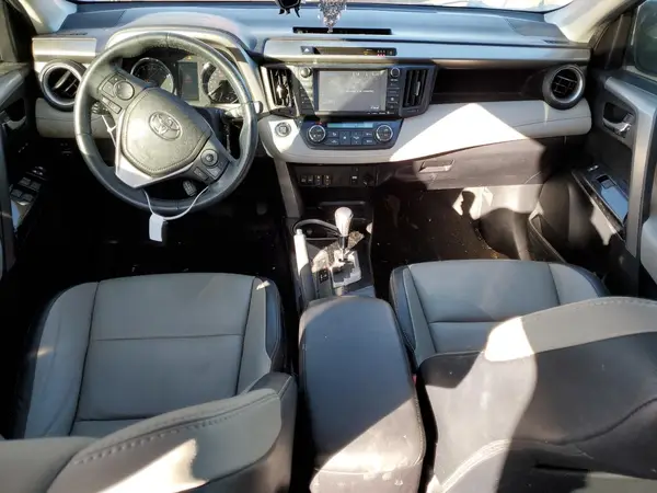 2T3DFREV1HW576163 2017 TOYOTA RAV 4 - Image 8