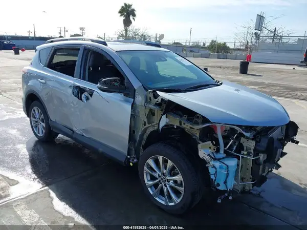 2T3DFREV1HW576258 2017 TOYOTA RAV 4 - Image 1