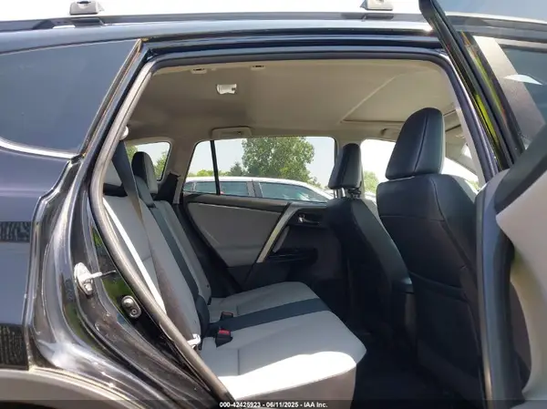 2T3DFREV1HW654151 2017 TOYOTA RAV 4 - Image 8