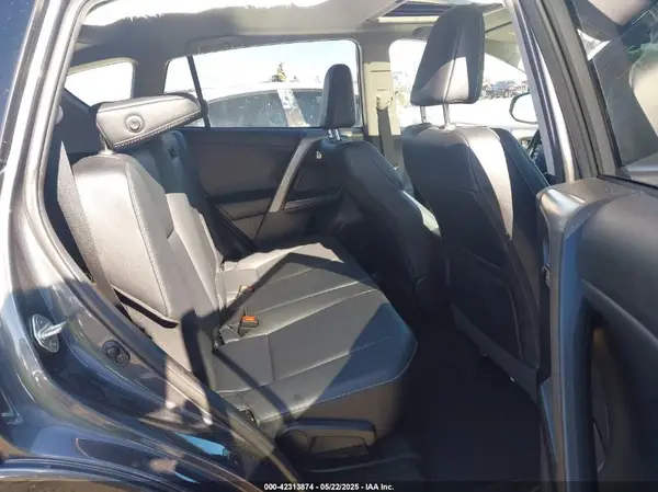 2T3DFREV1JW732093 2018 TOYOTA RAV 4 - Image 8