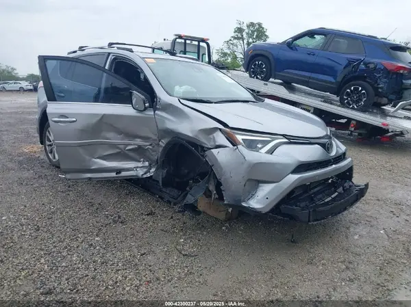 2T3DFREV2GW425640 2016 TOYOTA RAV 4 - Image 1