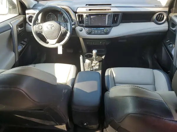 2T3DFREV2HW643286 2017 TOYOTA RAV 4 - Image 8