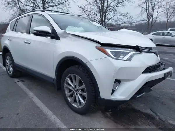 2T3DFREV2HW687448 2017 TOYOTA RAV 4 - Image 1
