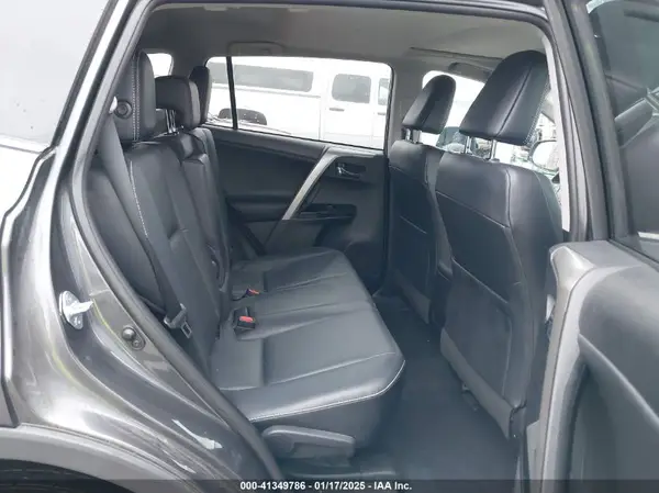 2T3DFREV3HW640882 2017 TOYOTA RAV 4 - Image 8