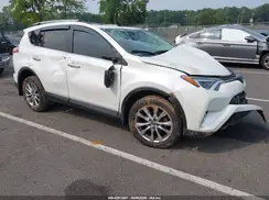 2T3DFREV3JW783059 2018 TOYOTA RAV 4