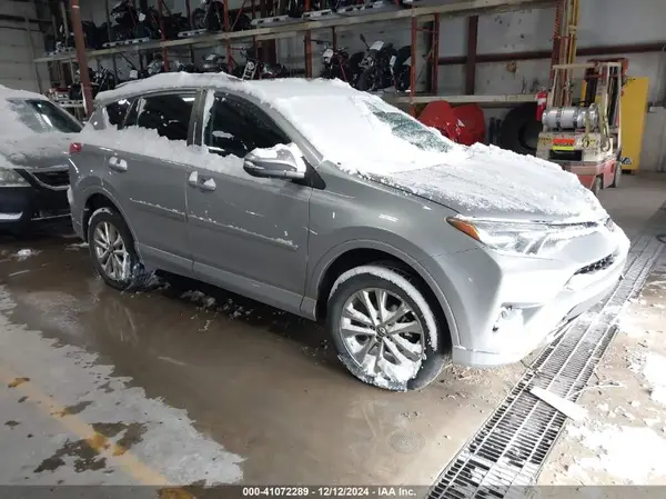 2T3DFREV4JW700934 2018 TOYOTA RAV 4 - Image 1