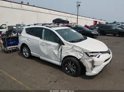 2T3DFREV4JW741810 2018 TOYOTA RAV 4