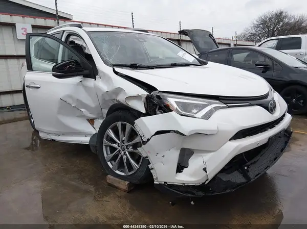 2T3DFREV5HW620584 2017 TOYOTA RAV 4 - Image 1