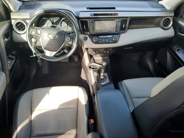 2T3DFREV6HW558354 2017 TOYOTA RAV 4 - Image 8