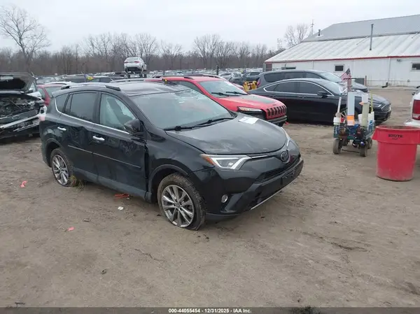 2T3DFREV6HW672192 2017 TOYOTA RAV 4 - Image 1