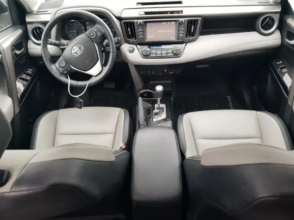 2T3DFREV6HW679028 2017 TOYOTA RAV 4 - Image 8