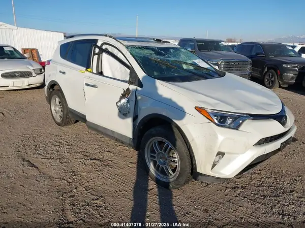 2T3DFREV6JW853590 2018 TOYOTA RAV 4 - Image 1