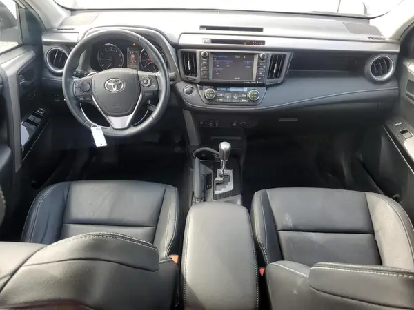 2017 TOYOTA RAV 4 auction photo 8