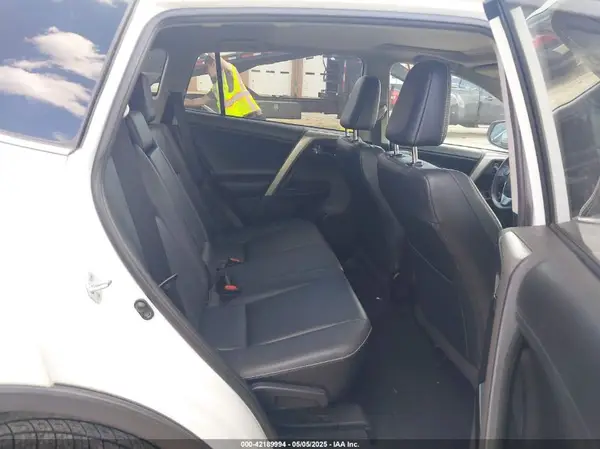 2T3DFREV7HW665610 2017 TOYOTA RAV 4 - Image 8
