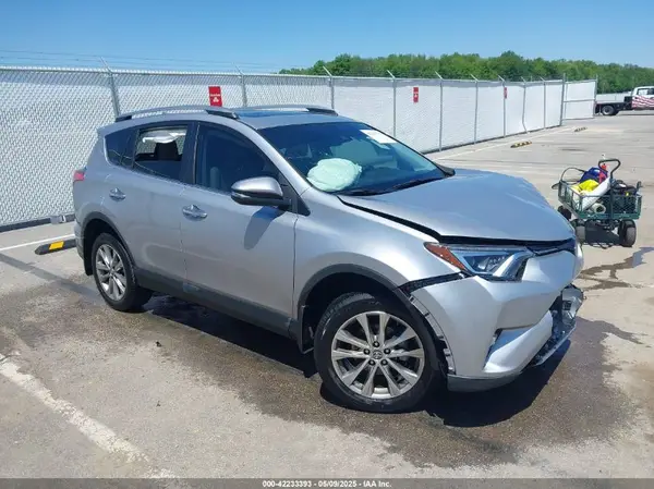 2T3DFREV7HW686439 2017 TOYOTA RAV 4 - Image 1