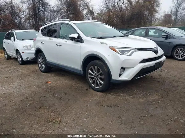 2T3DFREV8HW645978 2017 TOYOTA RAV 4 - Image 1