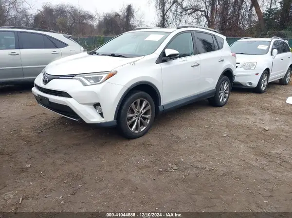 2T3DFREV8HW645978 2017 TOYOTA RAV 4 - Image 2