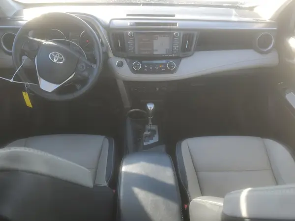 2T3DFREV9JW845449 2018 TOYOTA RAV 4 - Image 8