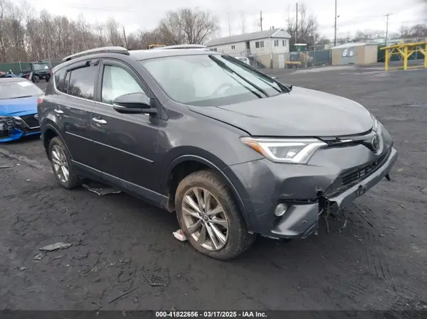 2T3DFREVXHW591020 2017 TOYOTA RAV 4 - Image 1