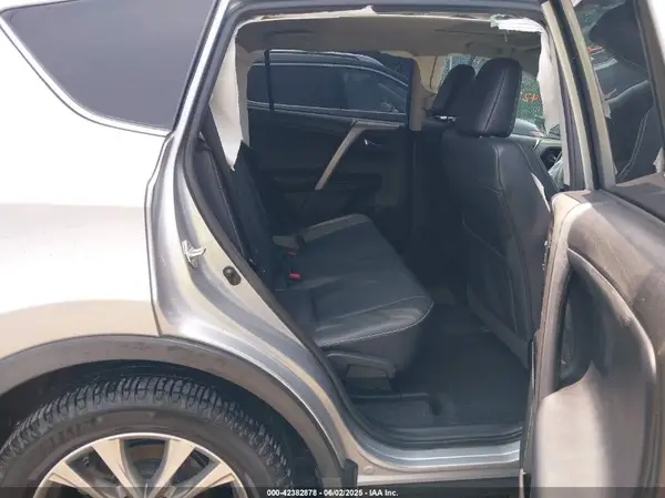 2T3DFREVXHW667691 2017 TOYOTA RAV 4 - Image 8