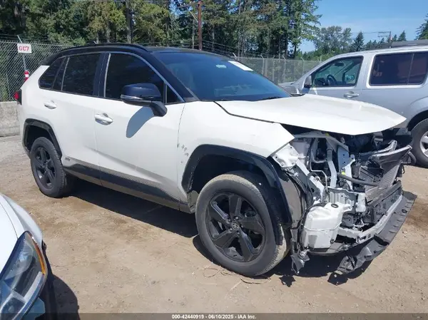 2T3E6RFV1MW010758 2021 TOYOTA RAV 4 - Image 1
