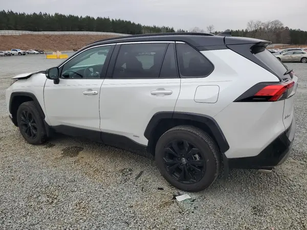 2T3E6RFV1RW063757 2024 TOYOTA RAV 4 - Image 2