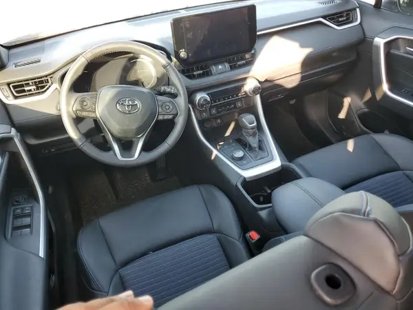 2T3E6RFV2RW049740 2024 TOYOTA RAV 4 - Image 8