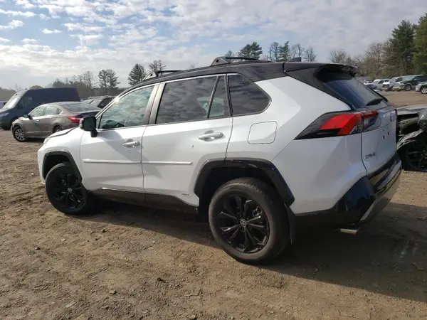 2T3E6RFV4RW066930 2024 TOYOTA RAV 4 - Image 2