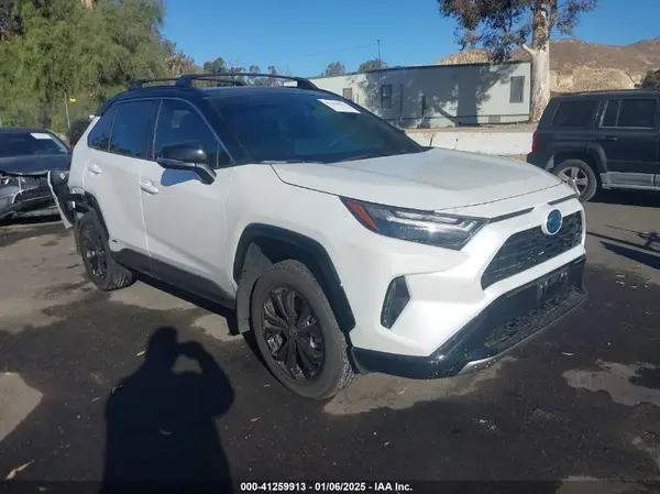 2T3E6RFV4RW075529 2024 TOYOTA RAV 4 - Image 1