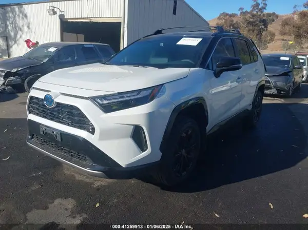 2T3E6RFV4RW075529 2024 TOYOTA RAV 4 - Image 2