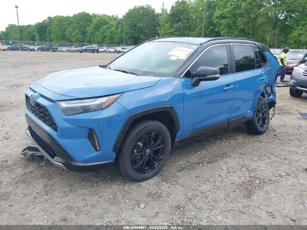 2T3E6RFV6NW032773 2022 TOYOTA RAV 4 - Image 2