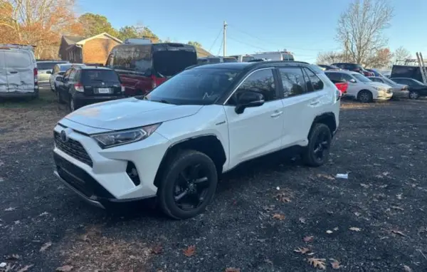 2T3E6RFV7MW002647 2021 TOYOTA RAV 4 - Image 2
