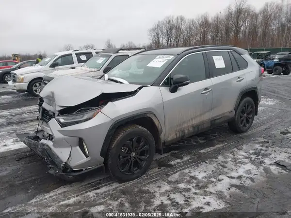 2T3E6RFV9RW047225 2024 TOYOTA RAV 4 - Image 2