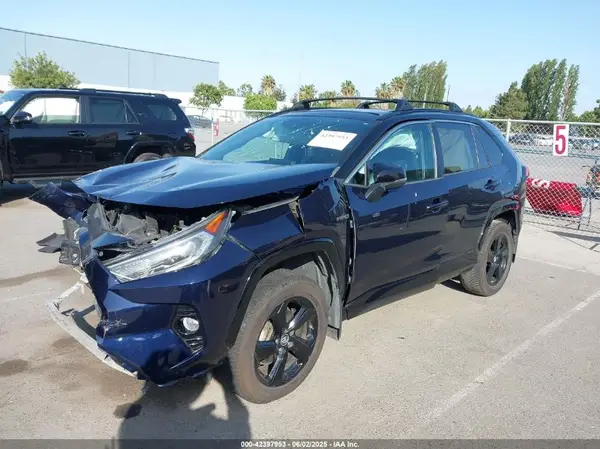 2T3EWRFV0KW029637 2019 TOYOTA RAV 4 - Image 2