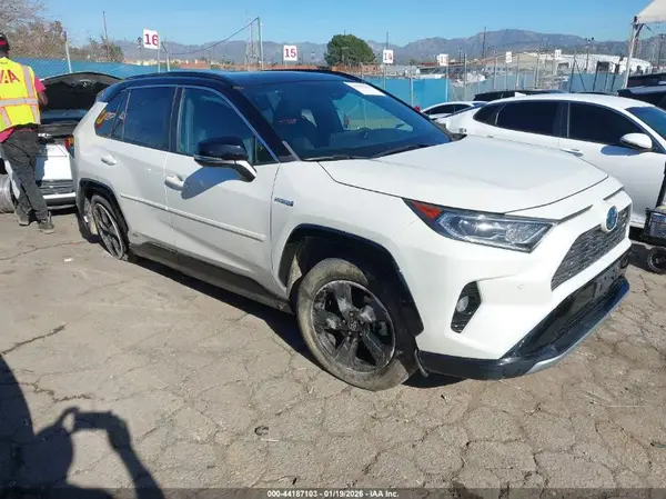 2T3EWRFV1LW047355 2020 TOYOTA RAV 4 - Image 1