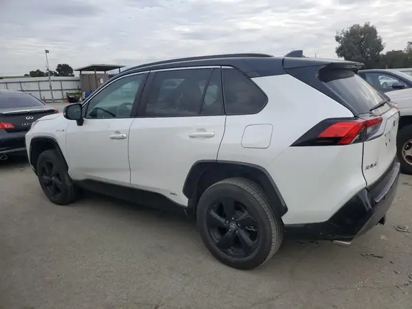 2T3EWRFV3LW067655 2020 TOYOTA RAV 4 - Image 2