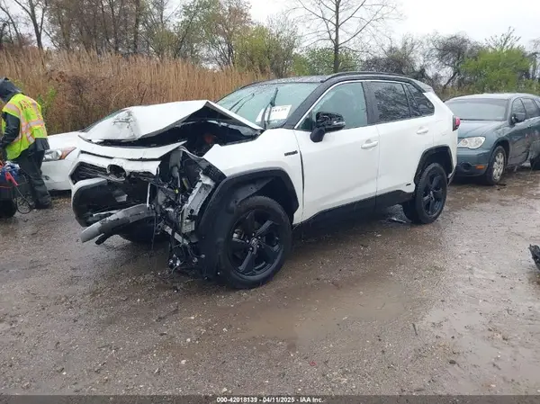 2T3EWRFV7KW033054 2019 TOYOTA RAV 4 - Image 2