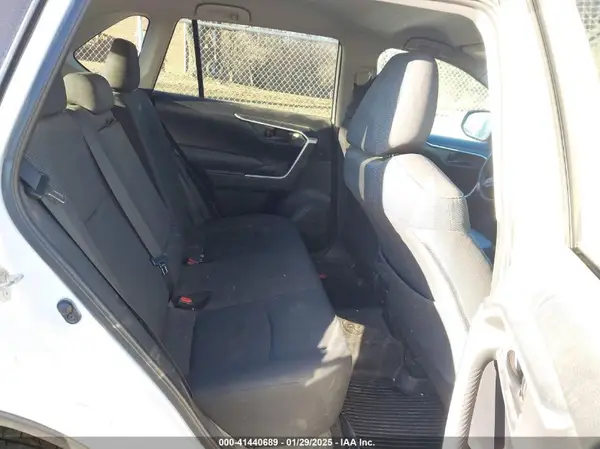 2T3F1RFV0KW071843 2019 TOYOTA RAV 4 - Image 8