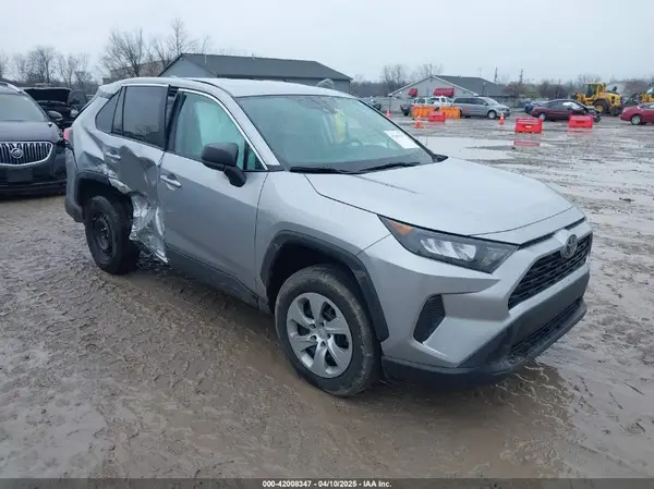 2T3F1RFV0NC260675 2022 TOYOTA RAV 4 - Image 1