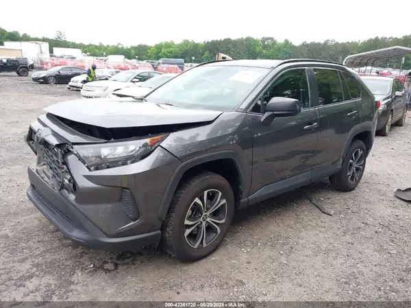 2T3F1RFV1MC197200 2021 TOYOTA RAV 4 - Image 2