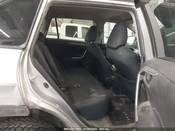 2T3F1RFV2KC005604 2019 TOYOTA RAV 4 - Image 8