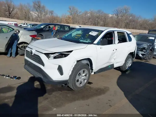 2T3F1RFV2RW462521 2024 TOYOTA RAV 4 - Image 2
