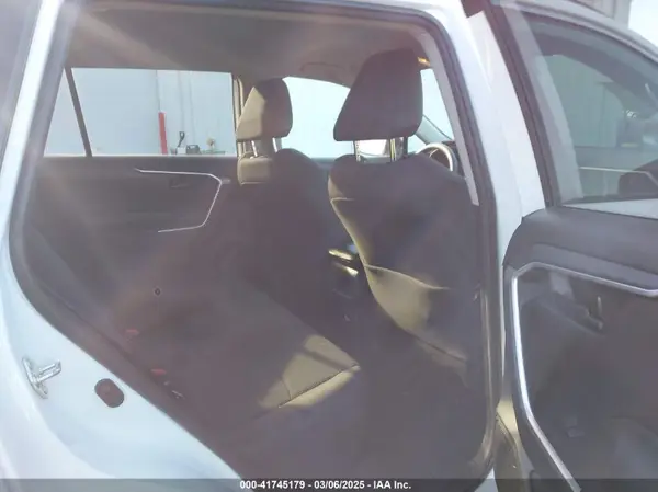 2T3F1RFV3KW075045 2019 TOYOTA RAV 4 - Image 8