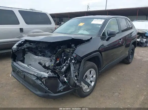 2T3F1RFV4RW446031 2024 TOYOTA RAV 4 - Image 2