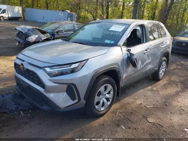 2T3F1RFV6SW500323 2025 TOYOTA RAV 4 - Image 2